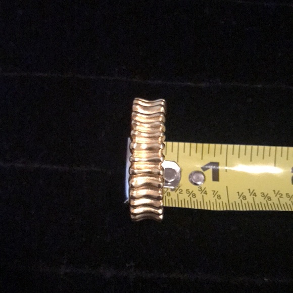 🟠 Givenchy Earrings - Gold Tone Clip Ons - Picture 12 of 12